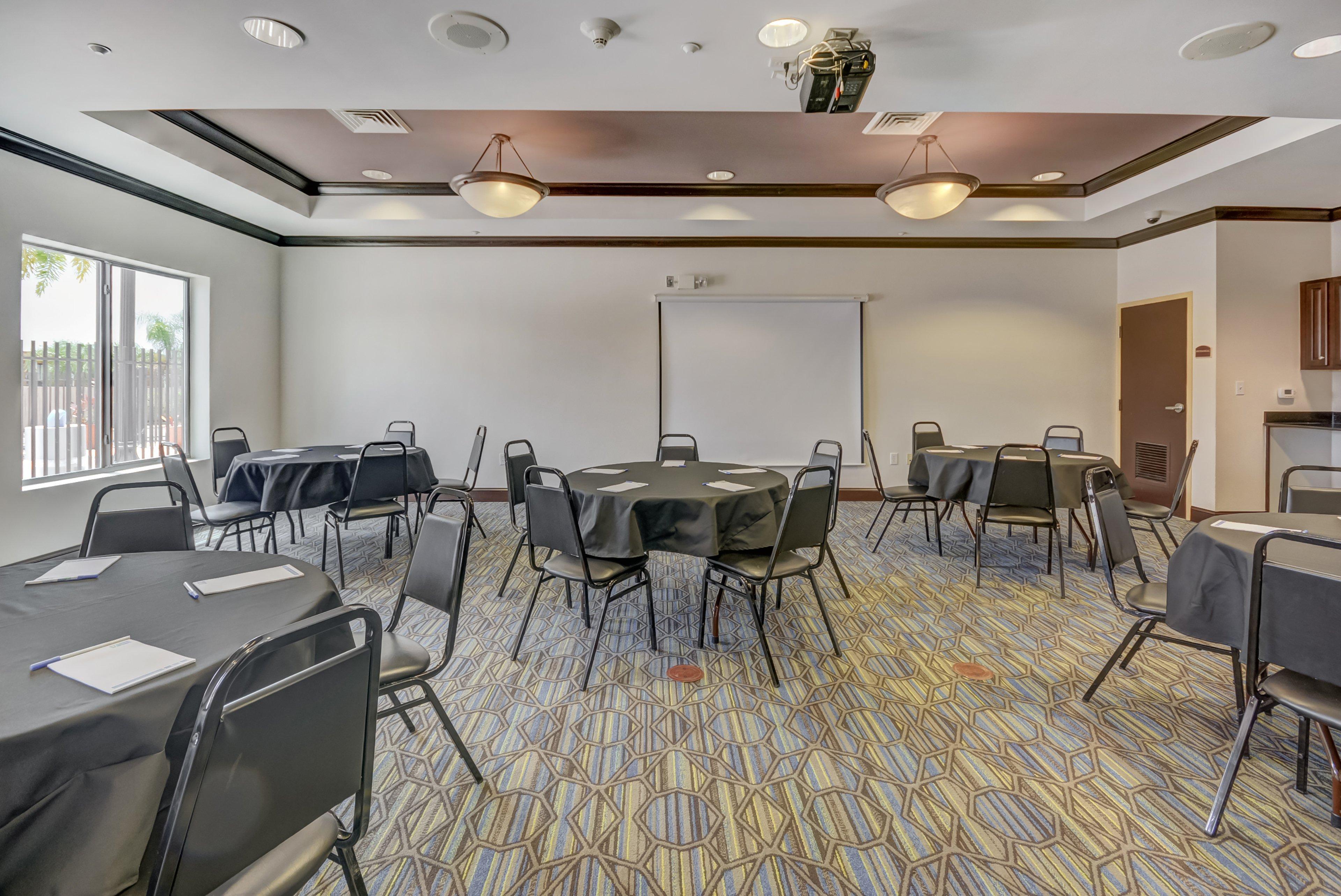 Hotel Express & Tampa-usf-busch Gardens By Ihg Tampa