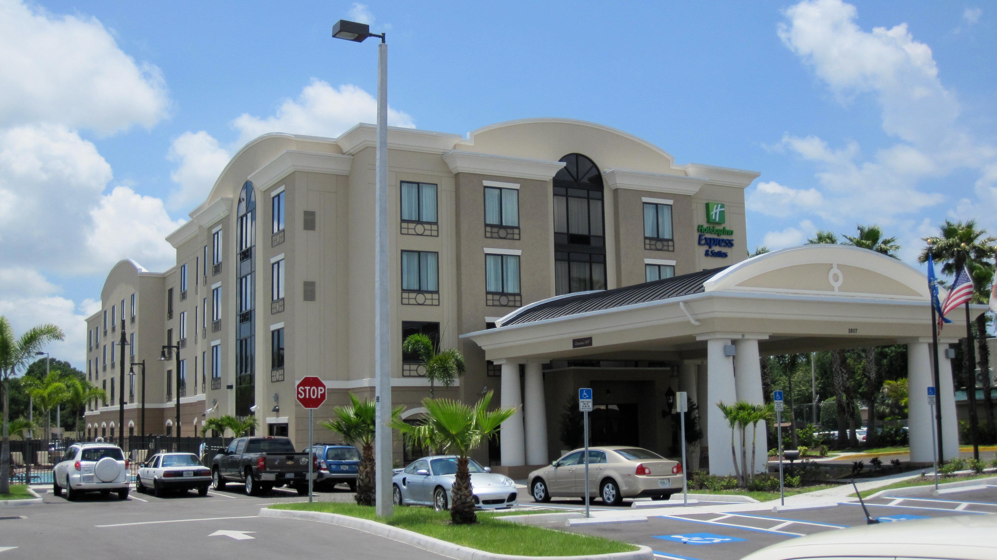 Hotel Express & Tampa-usf-busch Gardens By Ihg Tampa