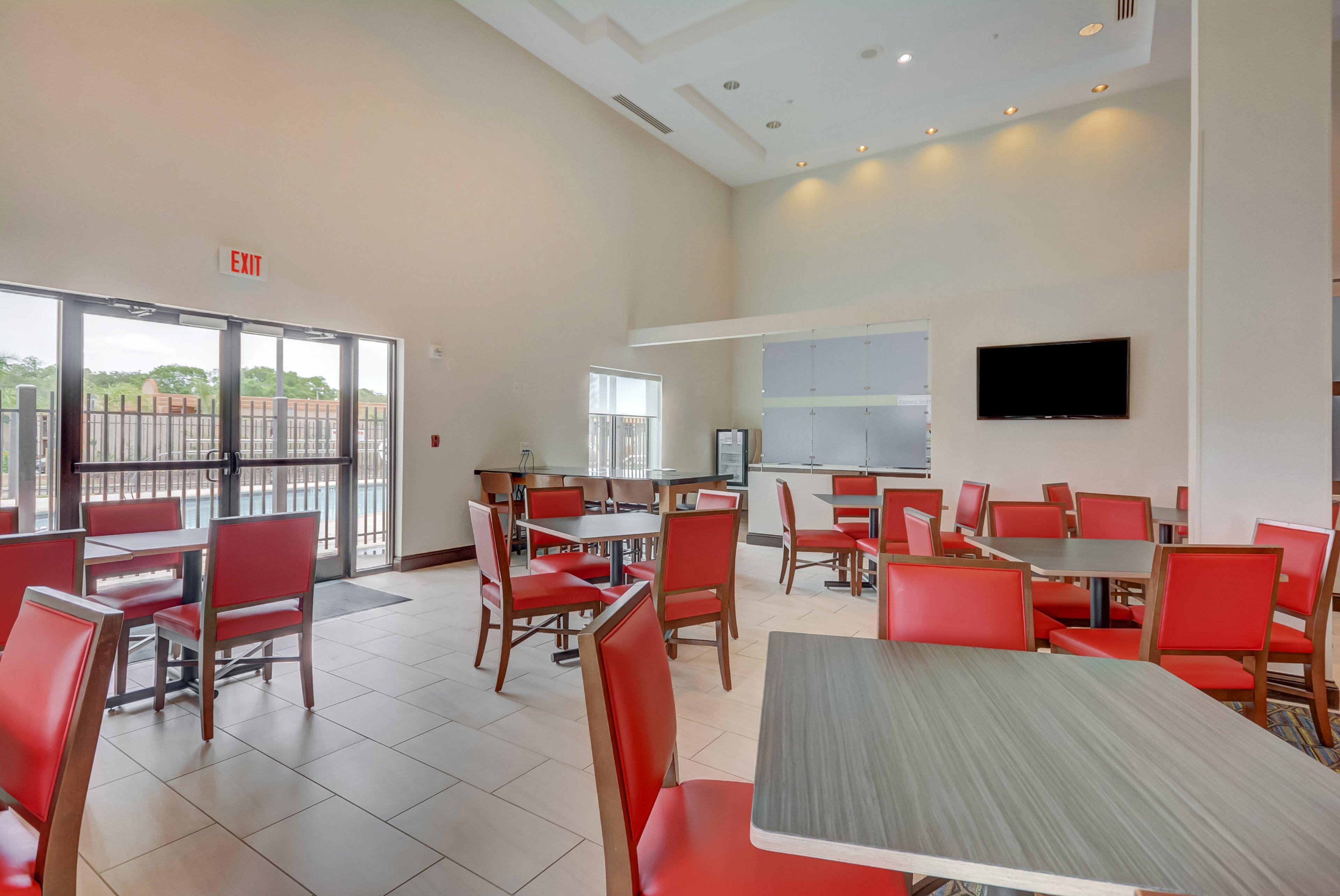 Express & Tampa-usf-busch Gardens By Ihg Hotel Tampa