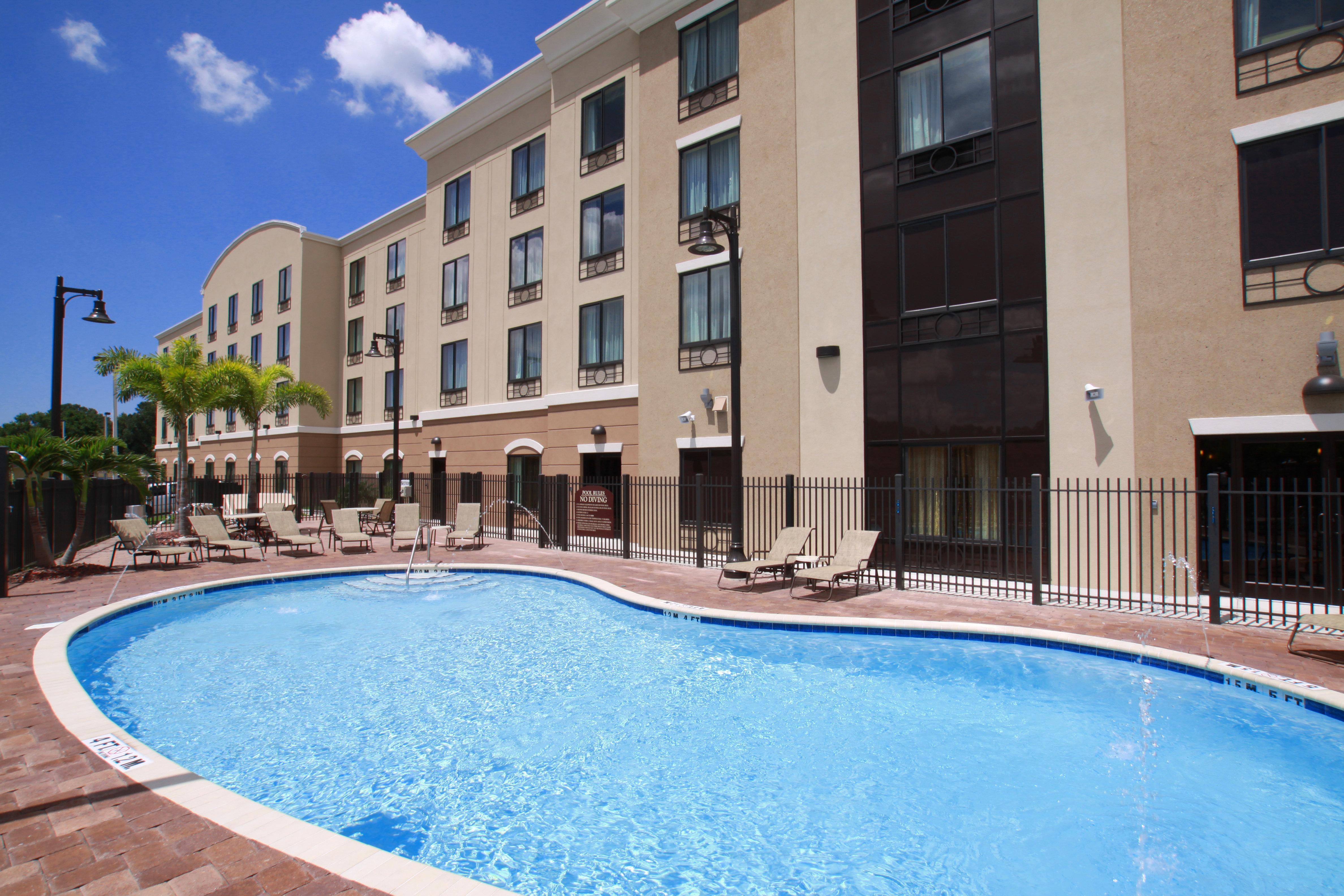 Express & Tampa-usf-busch Gardens By Ihg Hotel