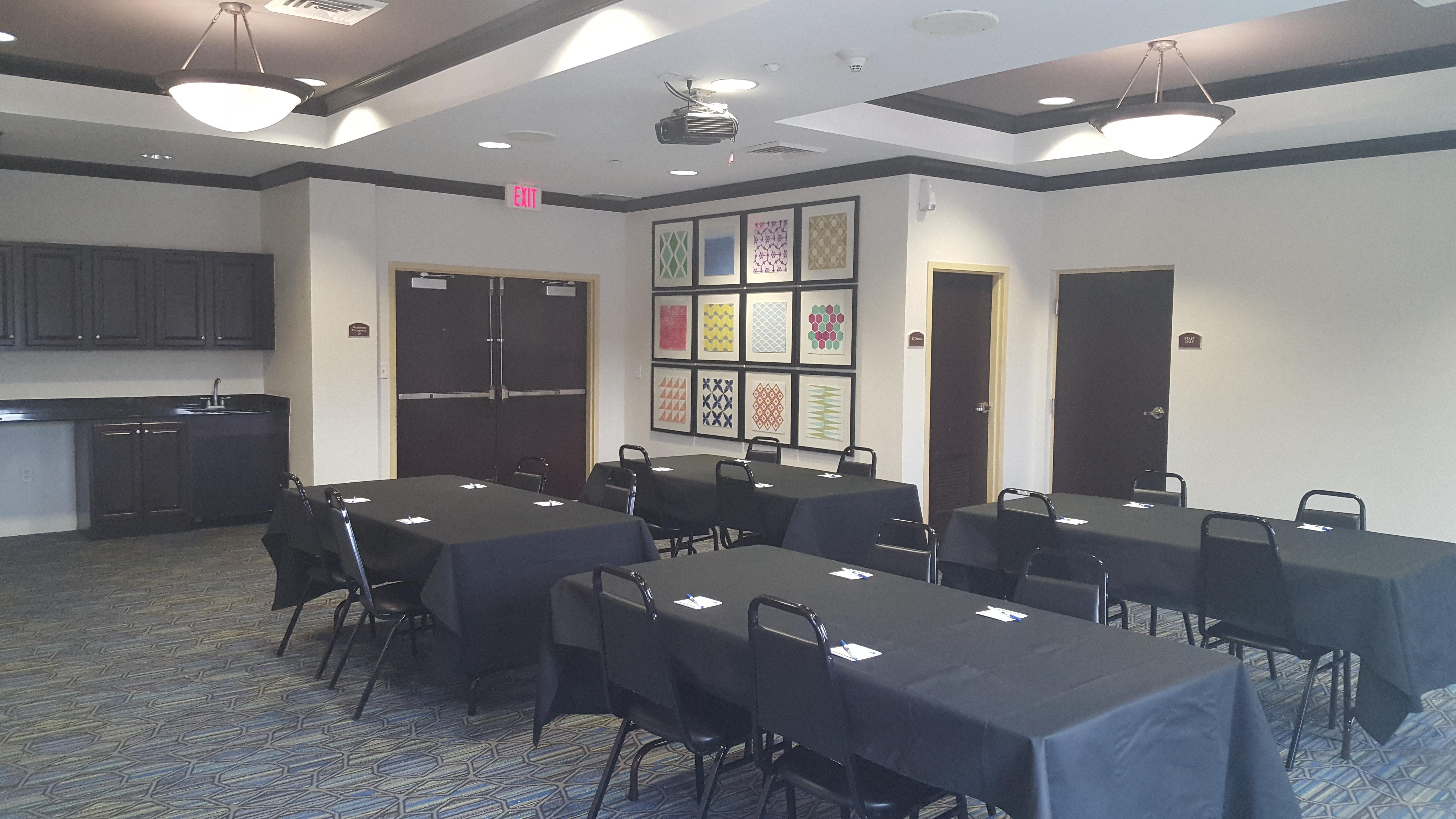 Express & Tampa-usf-busch Gardens By Ihg Tampa