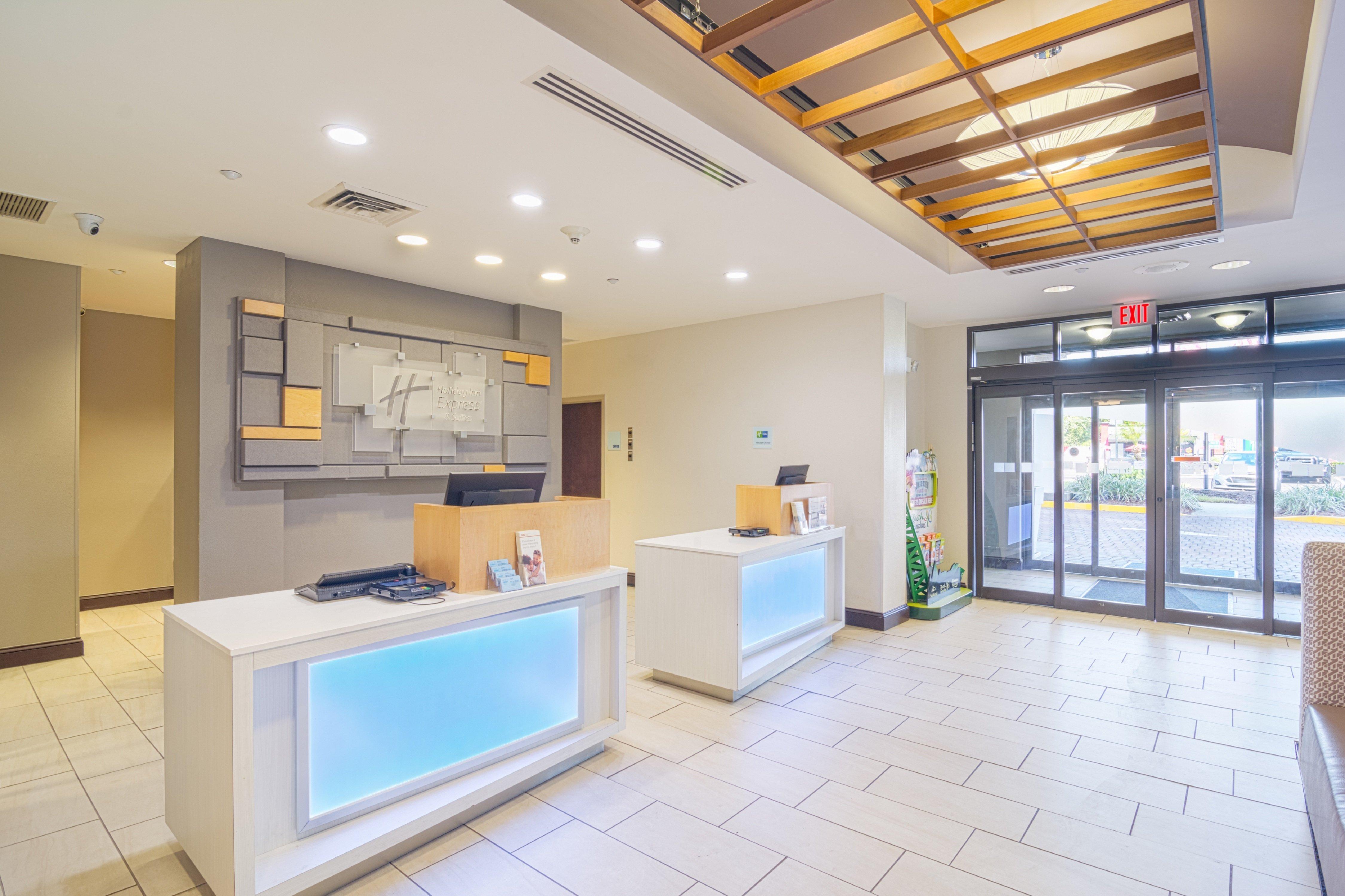 Express & Tampa-usf-busch Gardens By Ihg Tampa