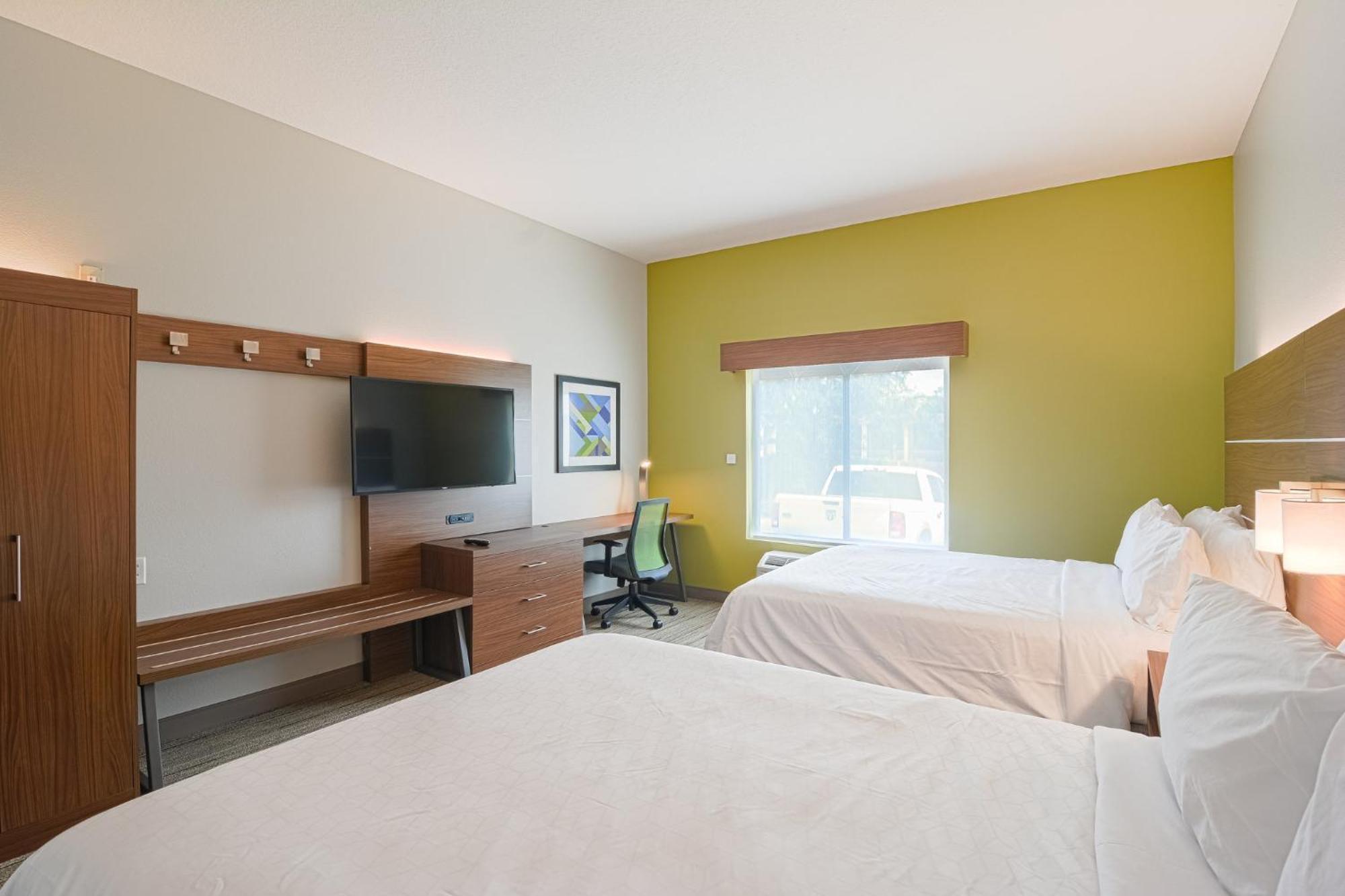 Express & Tampa-usf-busch Gardens By Ihg Hotel Tampa