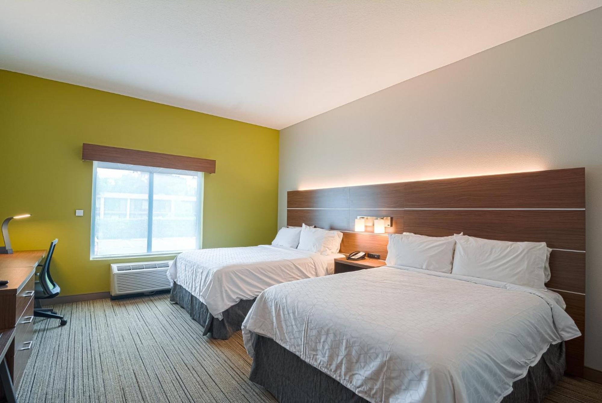 Express & Tampa-usf-busch Gardens By Ihg 2*