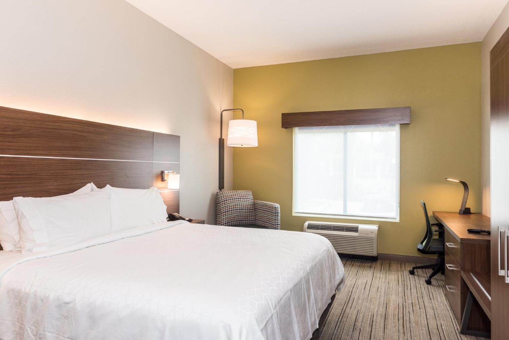 Express & Tampa-usf-busch Gardens By Ihg 2*