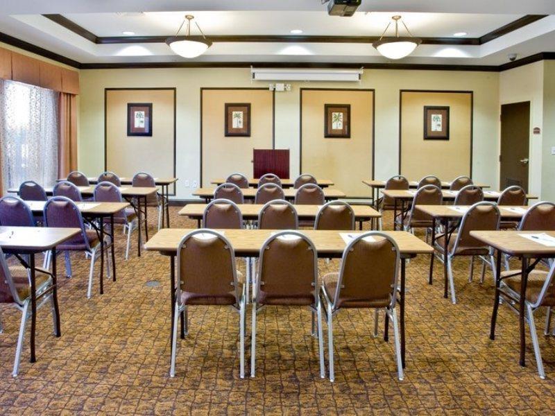 Hotel Express & Tampa-usf-busch Gardens By Ihg