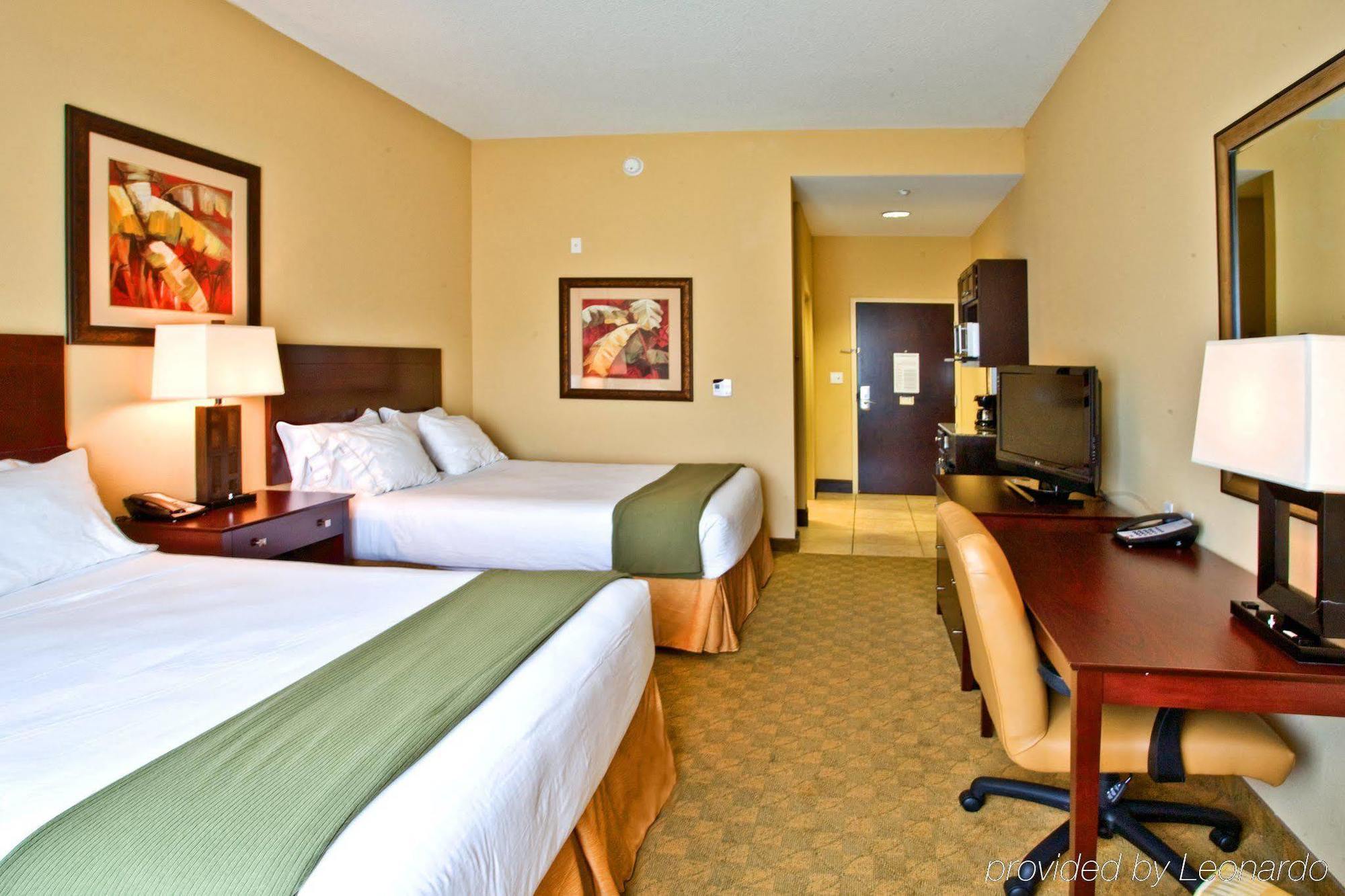 Express & Tampa-usf-busch Gardens By Ihg 2*