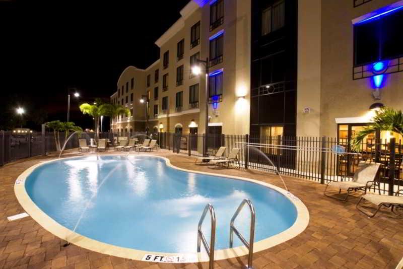 Express & Tampa-usf-busch Gardens By Ihg Tampa