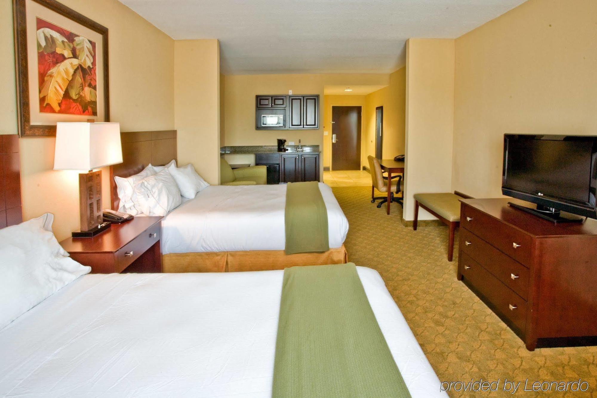 Express & Tampa-usf-busch Gardens By Ihg Hotel Tampa